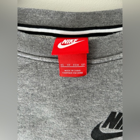 Nike Gray Crewneck Sweatshirt XS - Picture 4 of 7